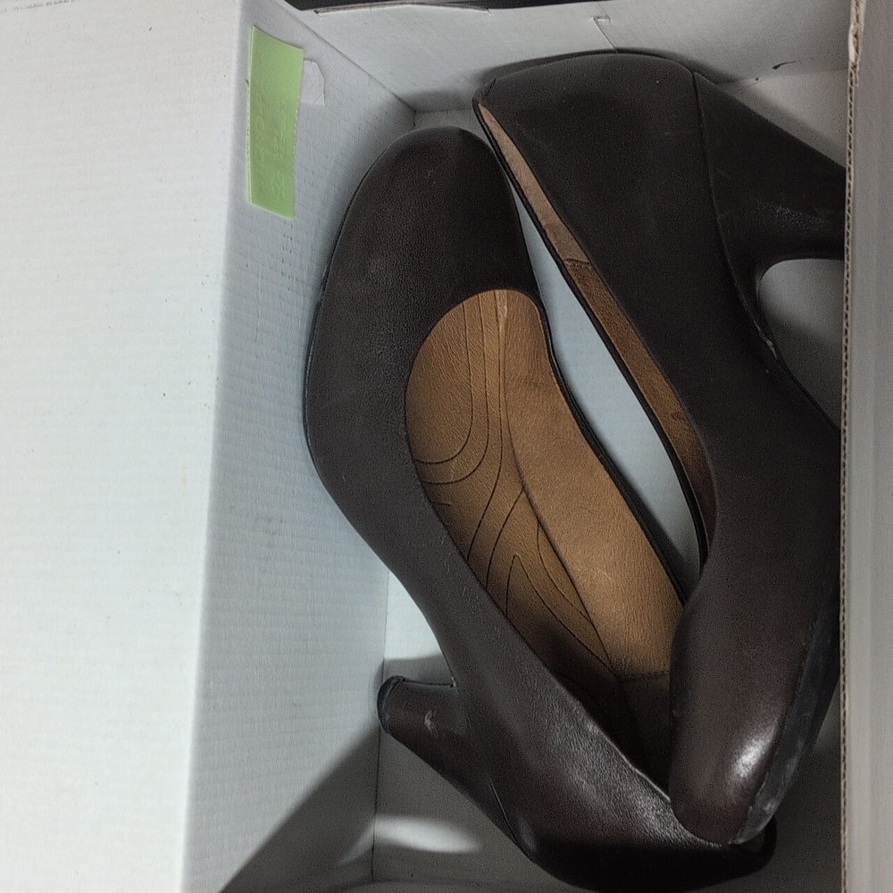 Clarks indigo pumps in brown